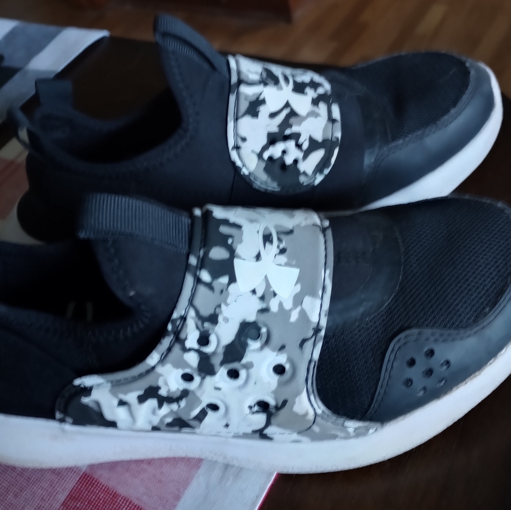 Boys Under Armour shoes